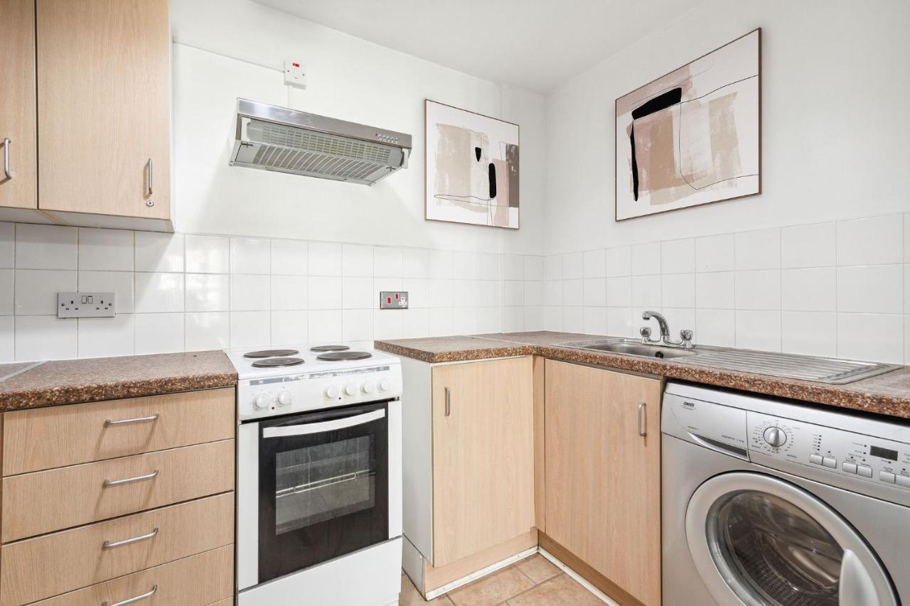 Docklands Cozy View Apartment Лондон Екстер'єр фото